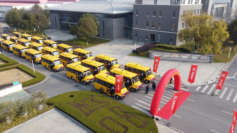 ônibus escolar chinês