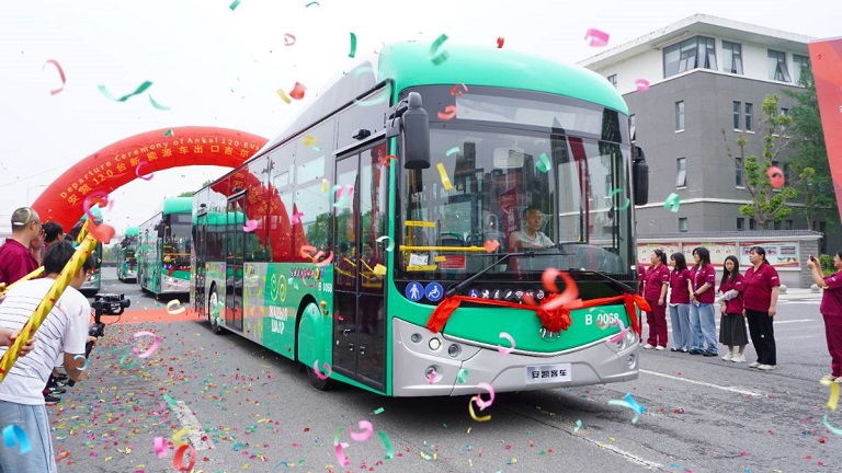 Impulsionando a Cúpula da OCS, tornando verde uma cidade da Rota da Seda – Ônibus Ankai entregam uma resposta 